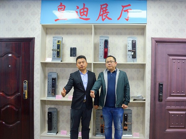 深思熟慮、共展宏圖：祝賀崔先生簽約皇迪西寧經(jīng)銷(xiāo)商